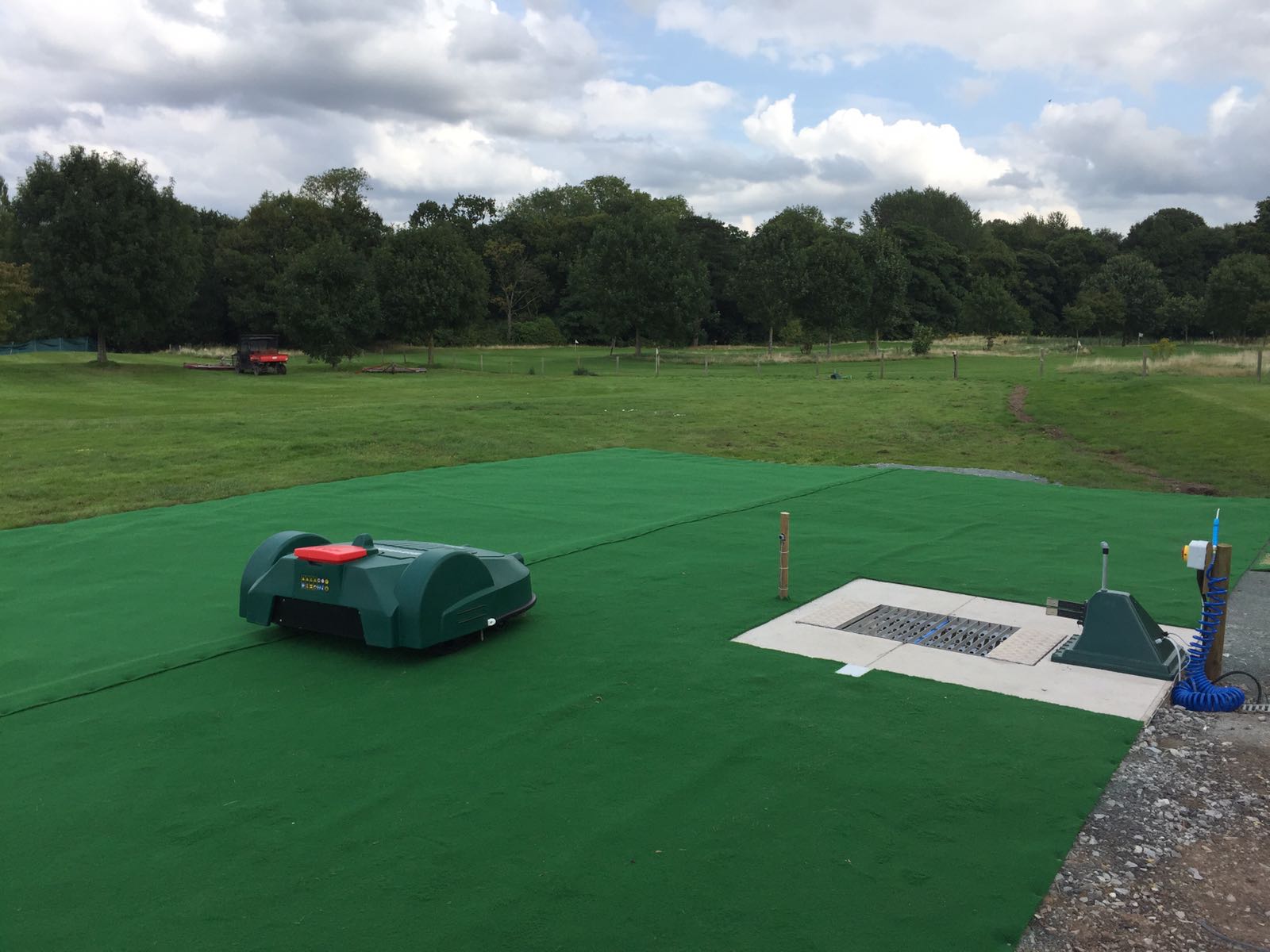 Die automatischen Golfplatzrasenmäher: Erfahrungsbericht des High Legh Park Golf Club.